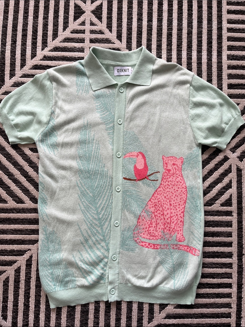 OXKNIT Men's Mint Short-Sleeve Button-Down Shirt with Pink Jaguar Animal Motif